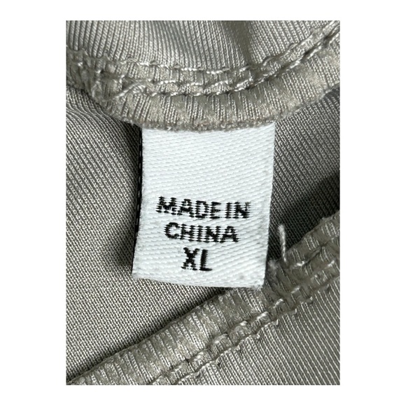 Guess Women’s Silver / Gray Leggings |
Size XL | Y2K | Logo - Picture 6 of 8